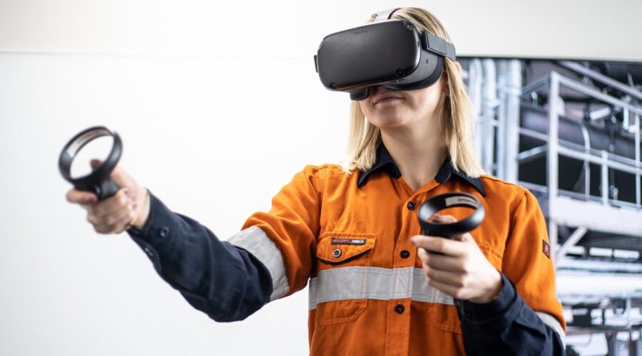 ole-of-virtual-reality-training-in-digital-learning-vr-training-vr-job-training